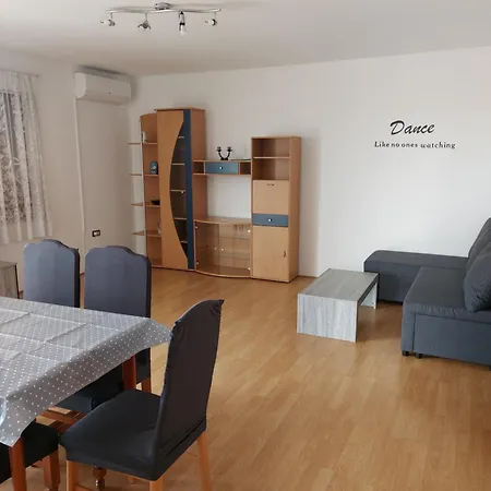 Apartments Vilanija Διαμέρισμα *