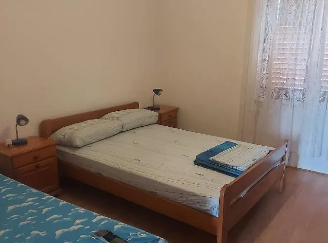 Apartments Vilanija *