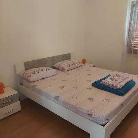 Apartments Vilanija Apartman *