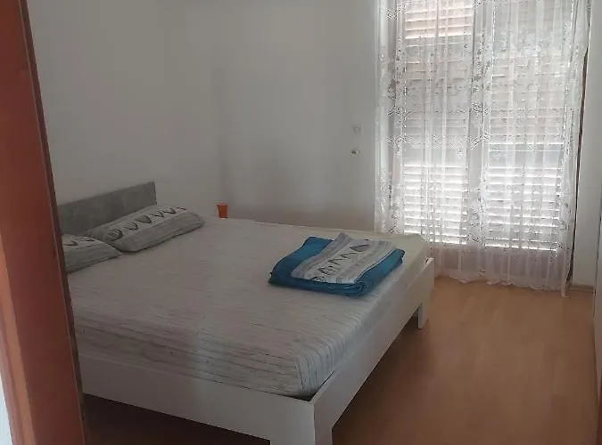 Apartments Vilanija *